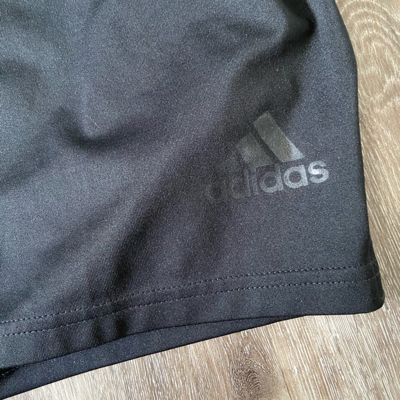 Men’s ADIDAS black shorts size MEDIUM - Picture 2 of 4